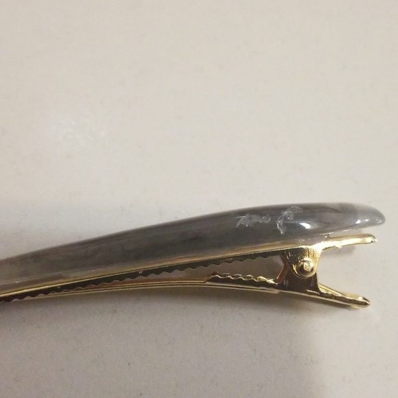 🎉SALE 3 SETS FOR $15 🎉 Hair clips - Picture 4 of 4